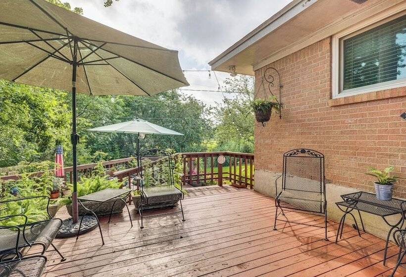 Lovely Bryan Home W/ Deck   4 Mi To Kyle Field!