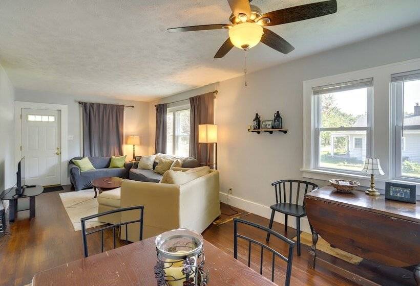 Lovely Home In South Bend: Walk To Notre Dame!