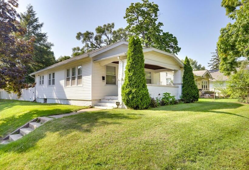 Lovely Home In South Bend: Walk To Notre Dame!