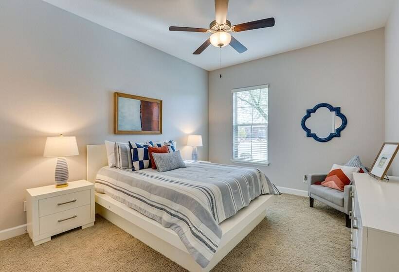 Luxe Goodyear Home: Pool, Swim Up Bar, Game Room!