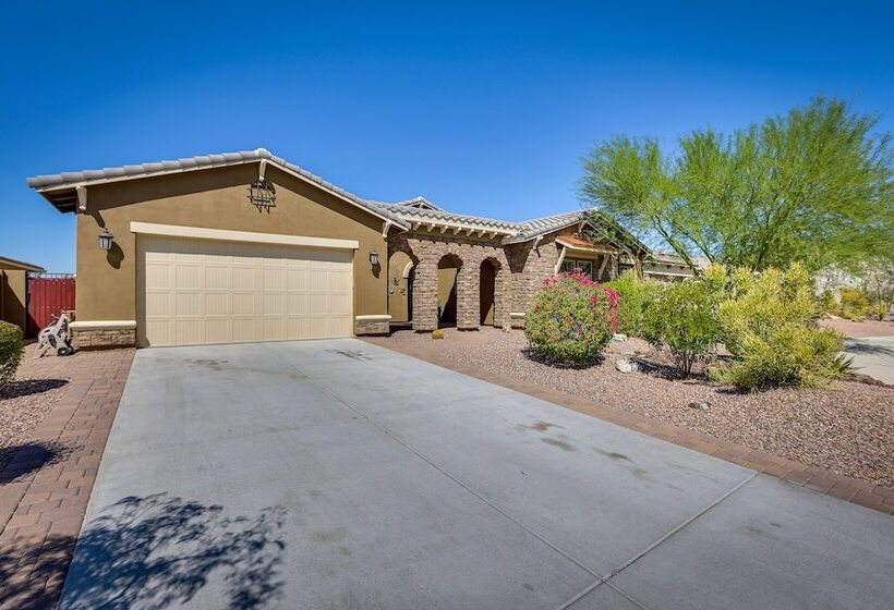 Luxe Goodyear Home: Pool, Swim Up Bar, Game Room!