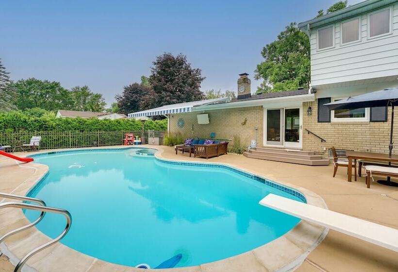 Luxurious Bloomfield Hills Oasis W/ Pool & Spa!