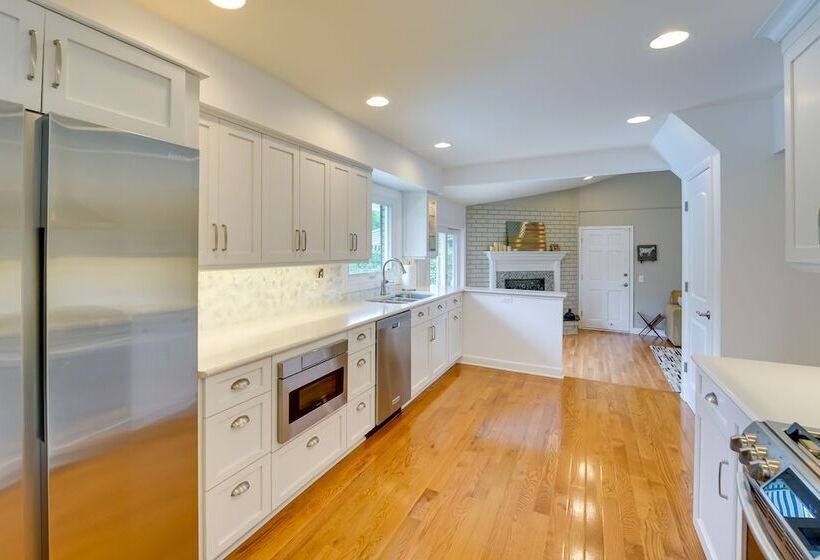 Luxurious Bloomfield Hills Oasis W/ Pool & Spa!