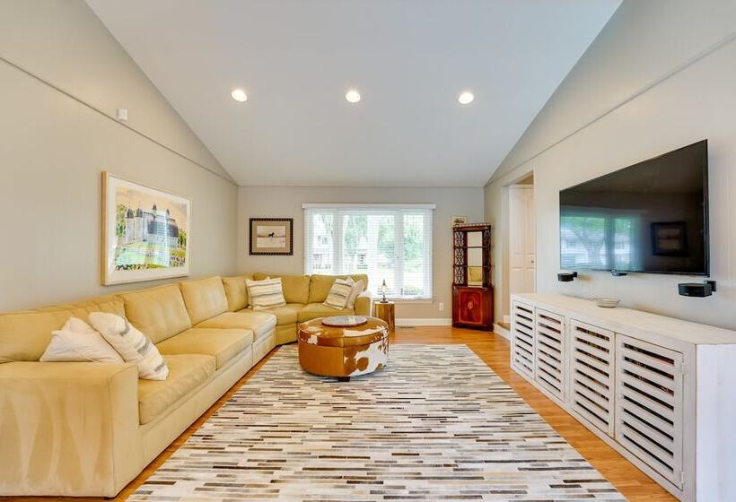 Luxurious Bloomfield Hills Oasis W/ Pool & Spa!