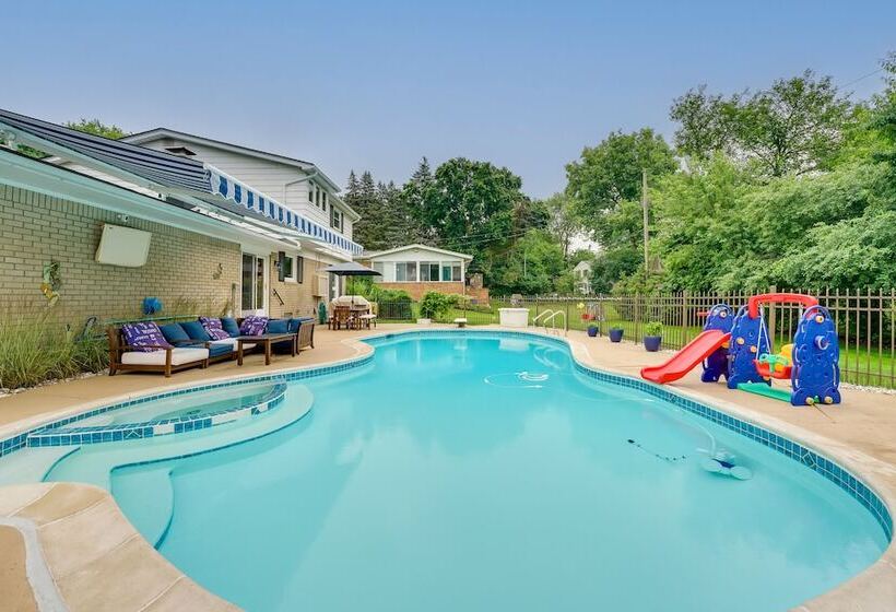 Luxurious Bloomfield Hills Oasis W/ Pool & Spa!
