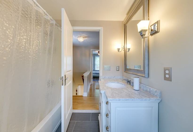 Luxurious Bloomfield Hills Oasis W/ Pool & Spa!