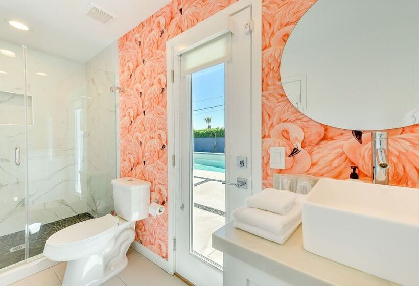 Luxurious Palm Springs Home: Private Pool & Spa!