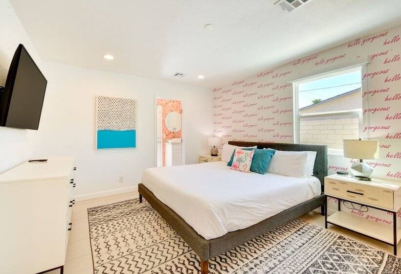 Luxurious Palm Springs Home: Private Pool & Spa!