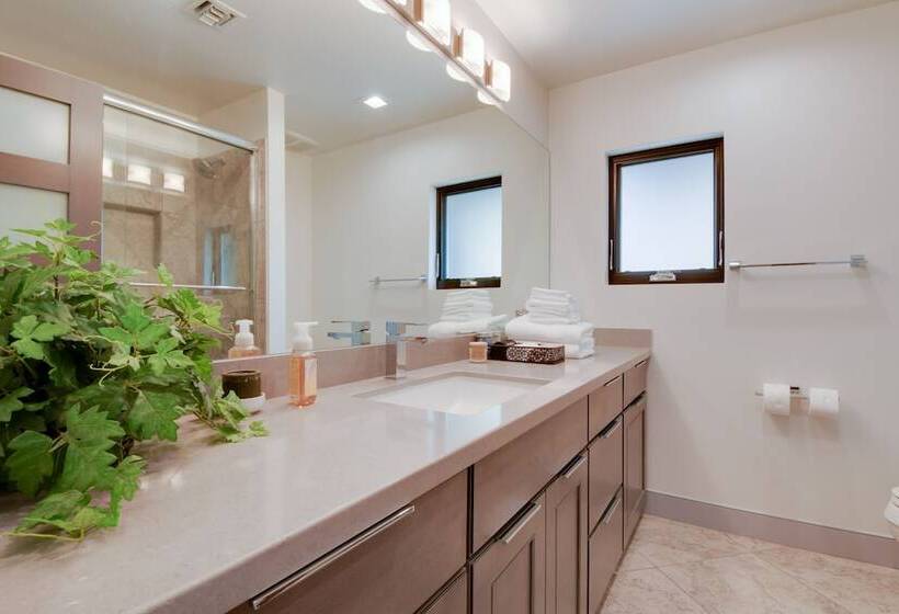 Pool, Spa, Game Room: Luxury Fountain Hills Escape