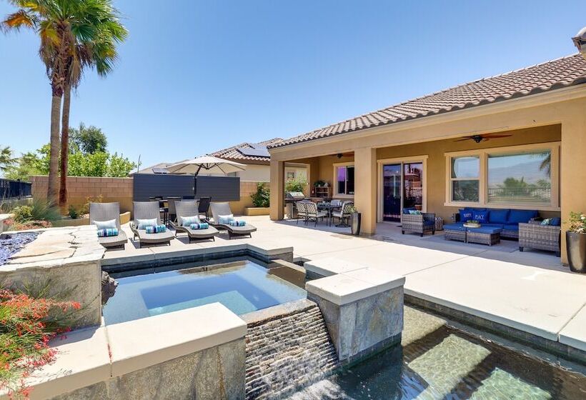 Luxury Palm Desert Vacation Home W/ Private Oasis
