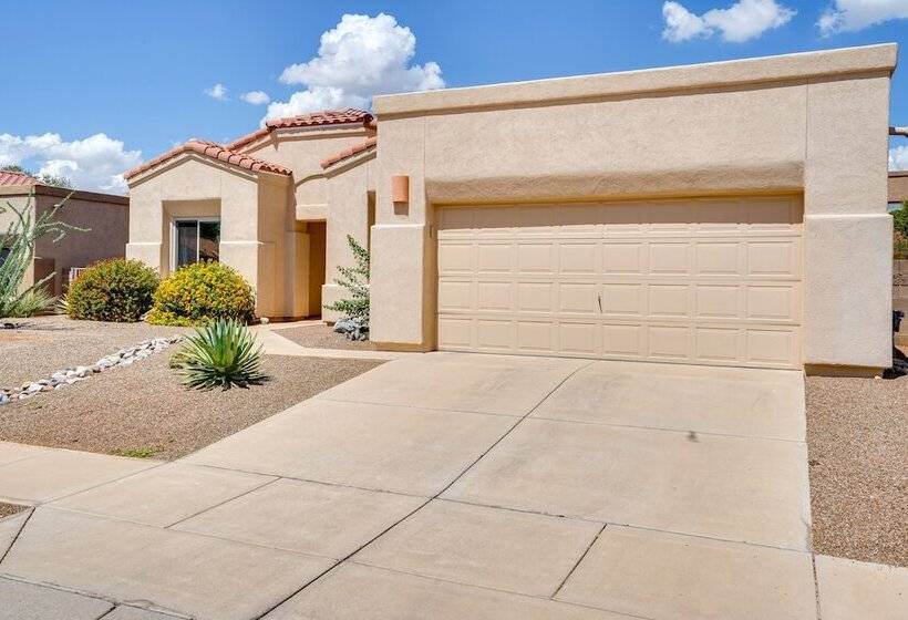 Luxury Tucson Retreat: Patio, Hot Tub & Fireplace