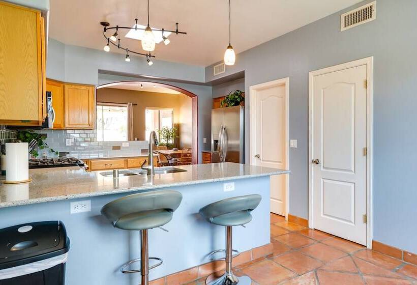Luxury Tucson Retreat: Patio, Hot Tub & Fireplace