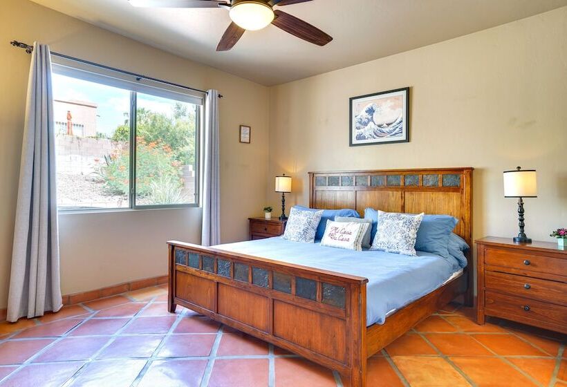 Luxury Tucson Retreat: Patio, Hot Tub & Fireplace