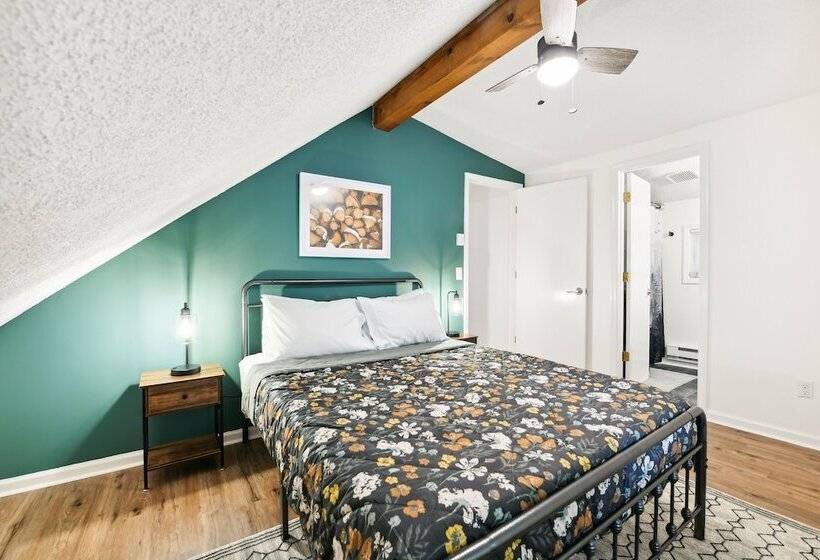 Maggie Valley Mountain Escape W/ Fire Pit & Deck