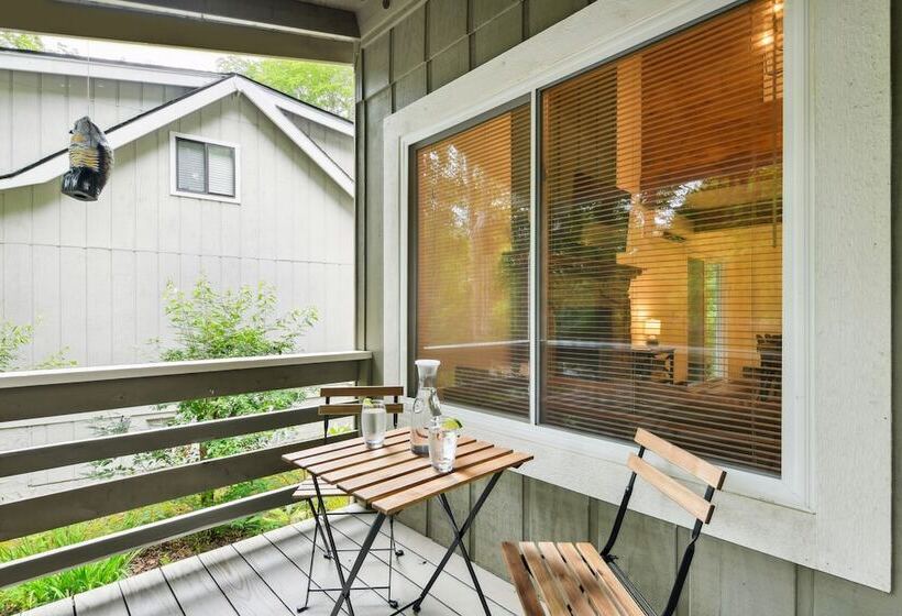 Maggie Valley Mountain Escape W/ Fire Pit & Deck