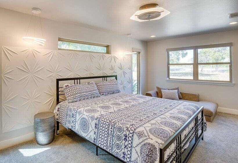 Mckinney Ranch Home W/ Patios + Lake View!