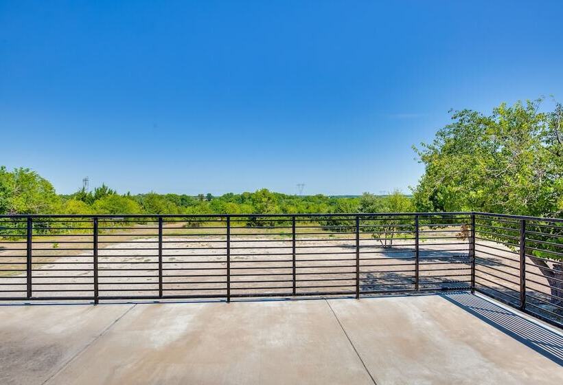 Mckinney Ranch Home W/ Patios + Lake View!