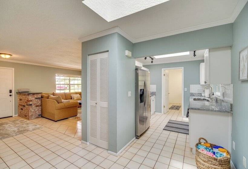 Melbourne Home W/ Pool & Patio, 6 Mi To Beach!