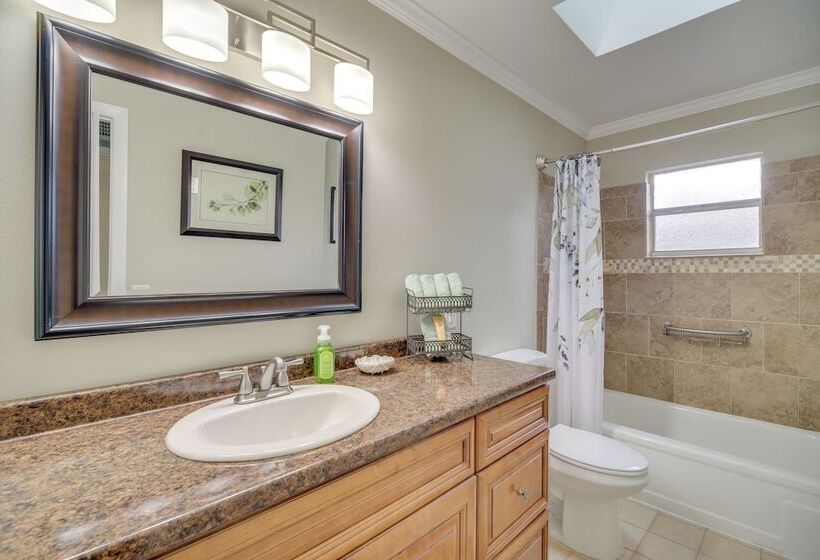 Melbourne Home W/ Pool & Patio, 6 Mi To Beach!