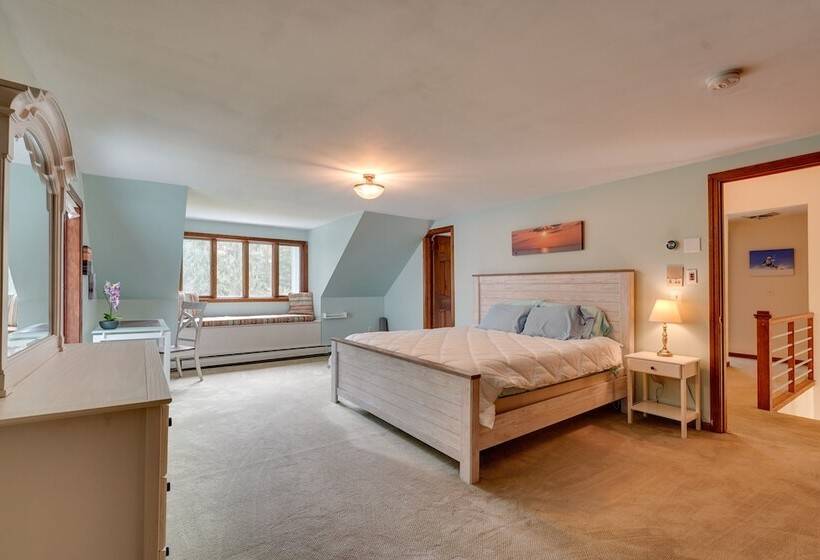 Mendon Home W/ Hot Tub, Fire Pit & Near Skiing!