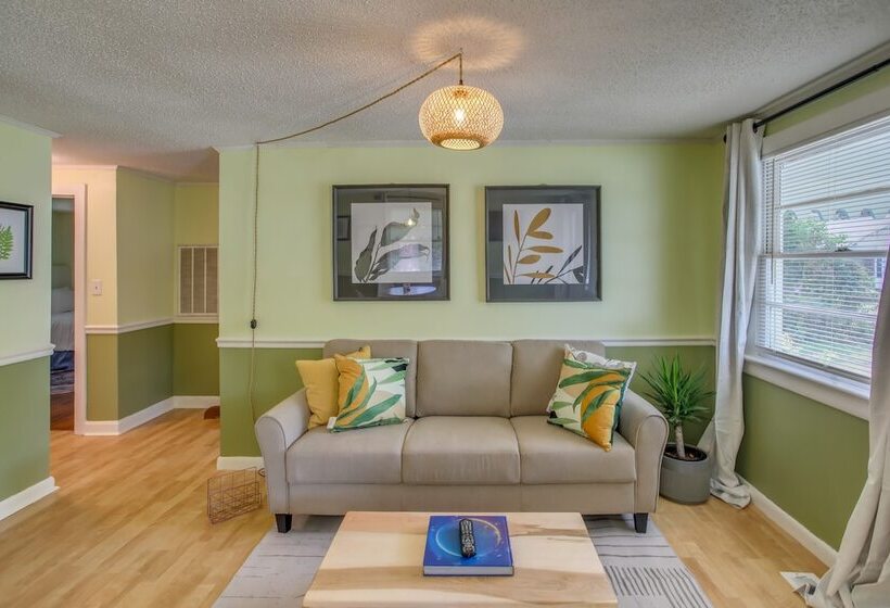 Mid Century Wilmington Cottage: 3 Mi To Riverwalk