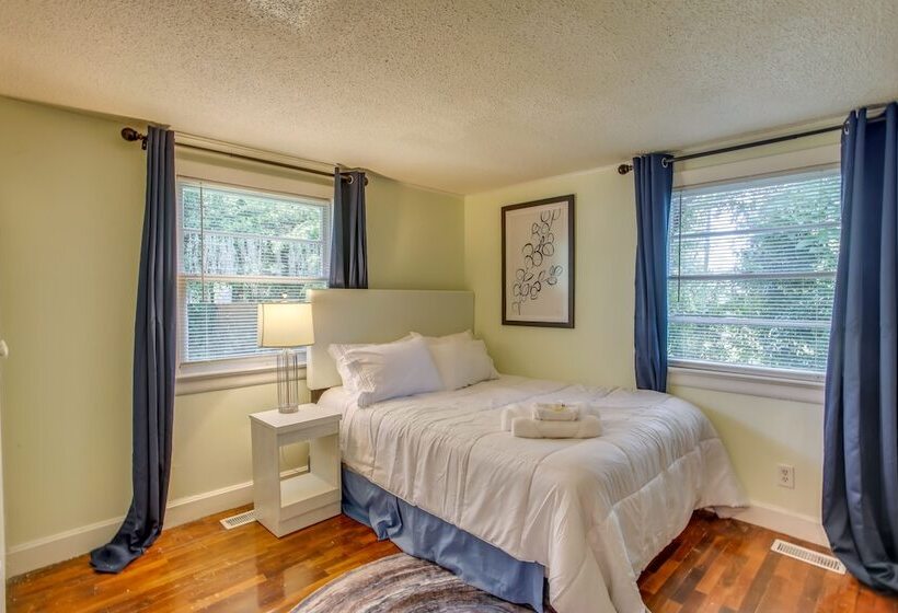 Mid Century Wilmington Cottage: 3 Mi To Riverwalk