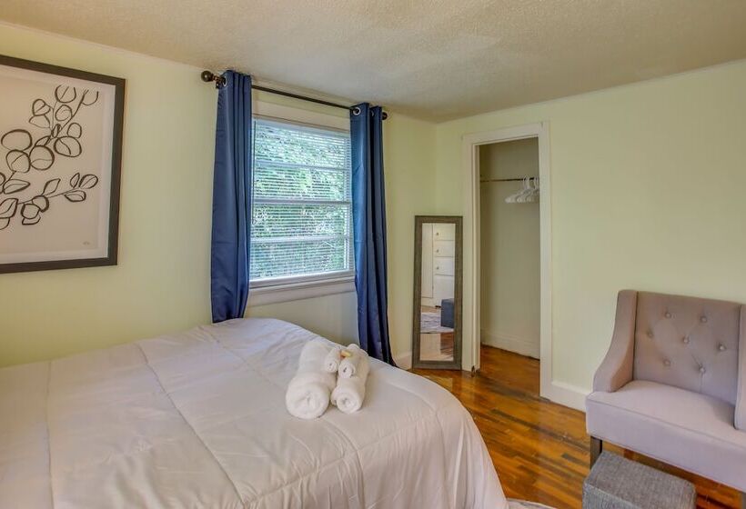 Mid Century Wilmington Cottage: 3 Mi To Riverwalk