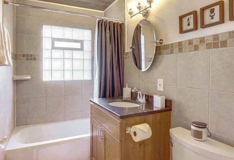 Milwaukee Home W/ Serene Patio & Backyard Garden!