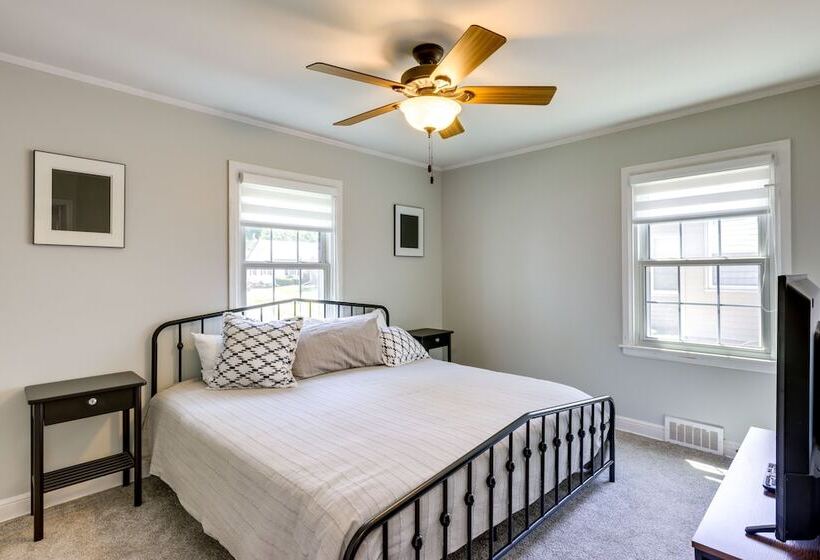 Milwaukee Home W/ Serene Patio & Backyard Garden!