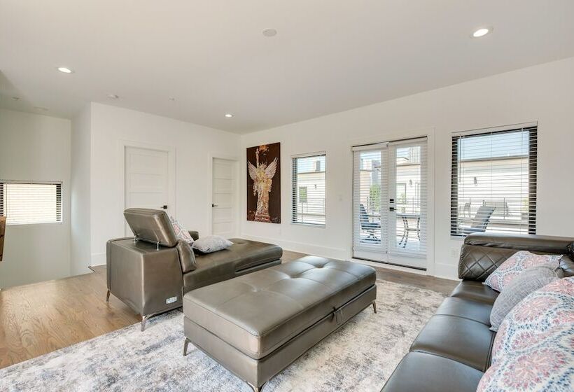 Modern Atlanta Home W/ Balcony: 2 Mi To Downtown!