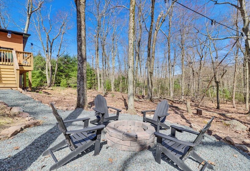 Lake Harmony Resort Home W/ Deck 4 Mi To Skiing!