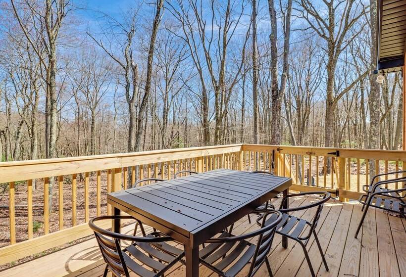 Lake Harmony Resort Home W/ Deck 4 Mi To Skiing!
