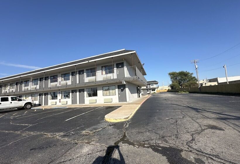 מוטל Super 7 Inn