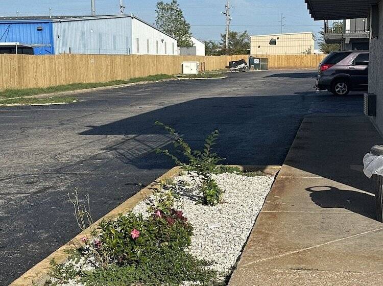 מוטל Super 7 Inn