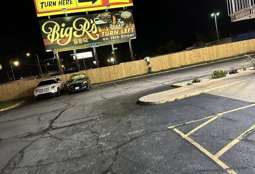 מוטל Super 7 Inn