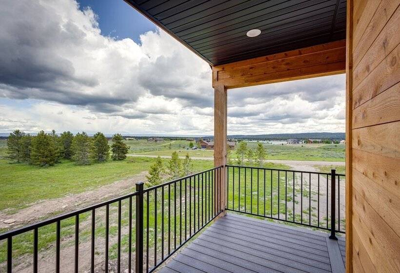 Mountain View Island Park Cabin Near Outdoor Rec!