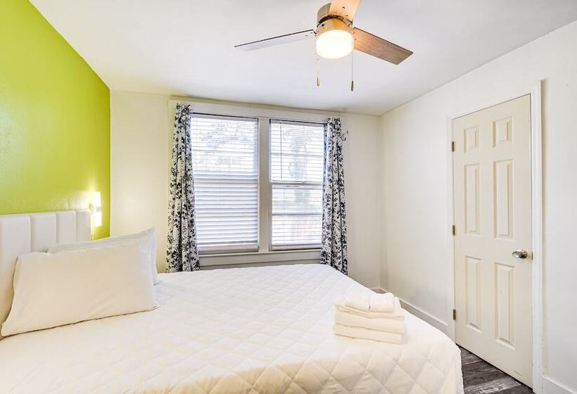 1 Mi To Broadway At The Beach: Home W/ Porch!