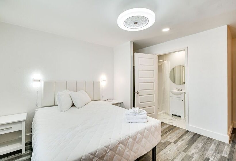 1 Mi To Broadway At The Beach: Home W/ Porch!