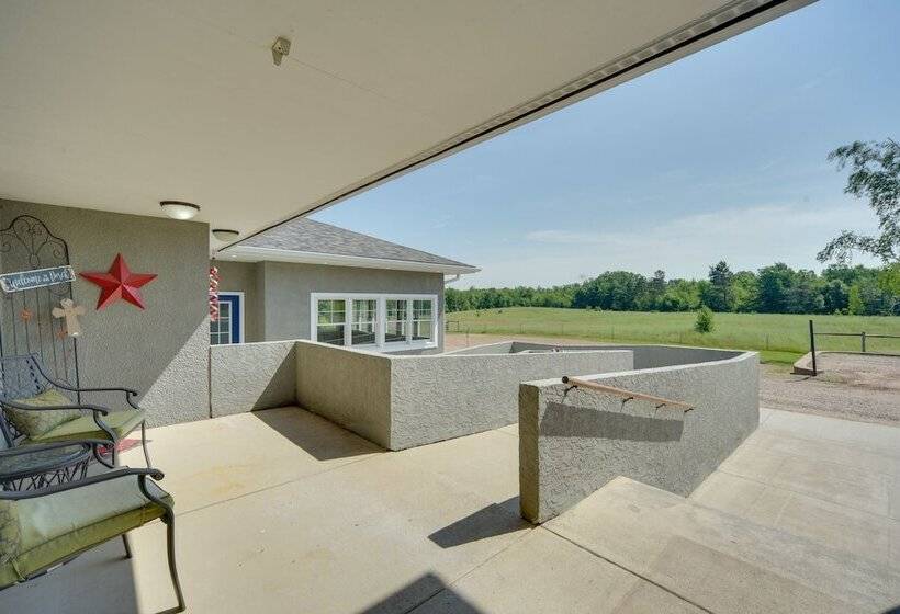 Nature S Paradise: Rustic Retreat In Wisconsin!