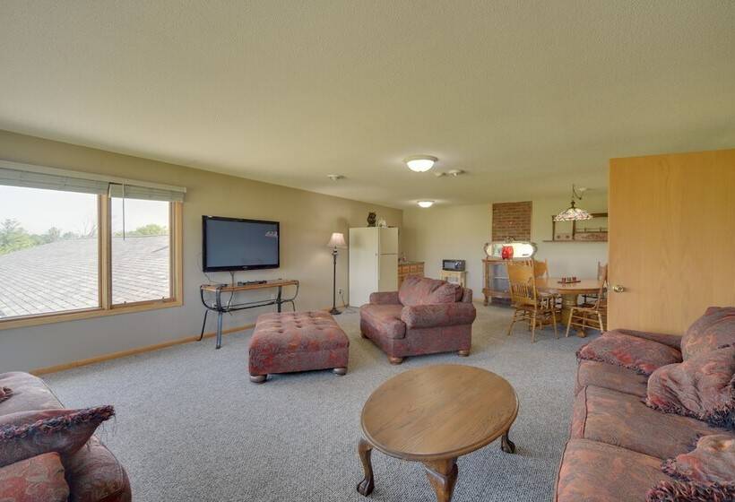 Nature S Paradise: Rustic Retreat In Wisconsin!