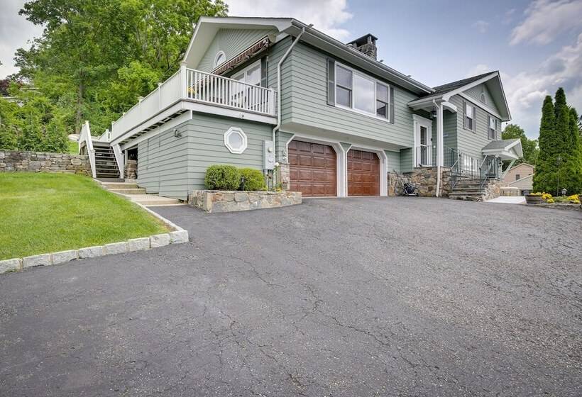 New Fairfield Vacation Rental W/ Lake Views!