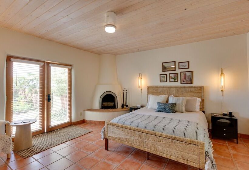 Mtn View Retreat W/ Hot Tub In New Mexico!