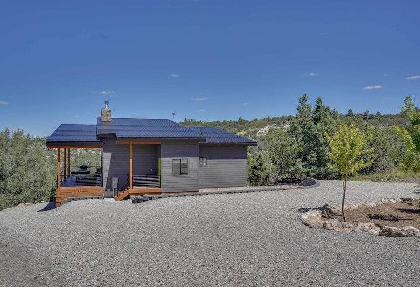 Newly Built, Modern Alton Cabin On 4 Acres!