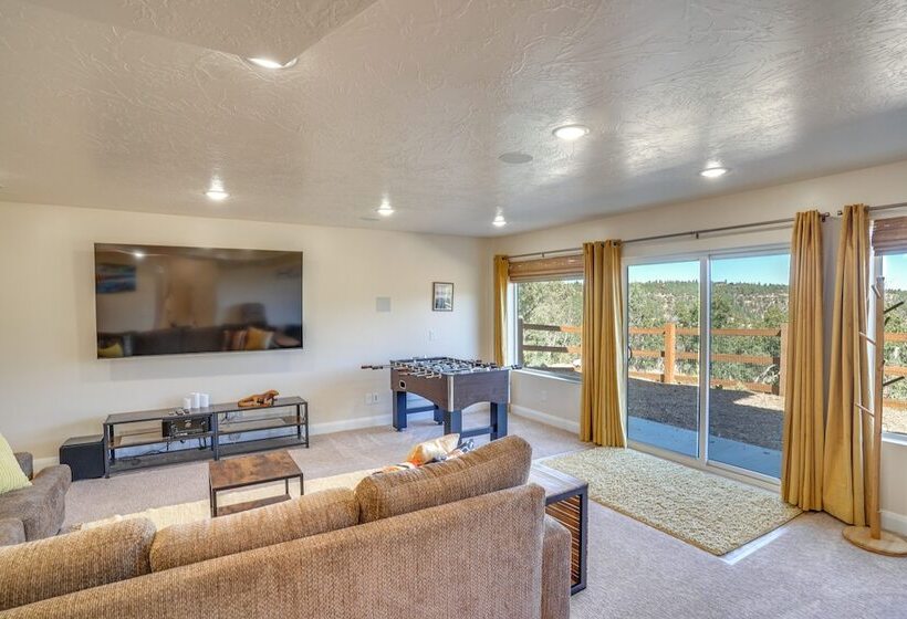 Newly Built, Modern Alton Cabin On 4 Acres!