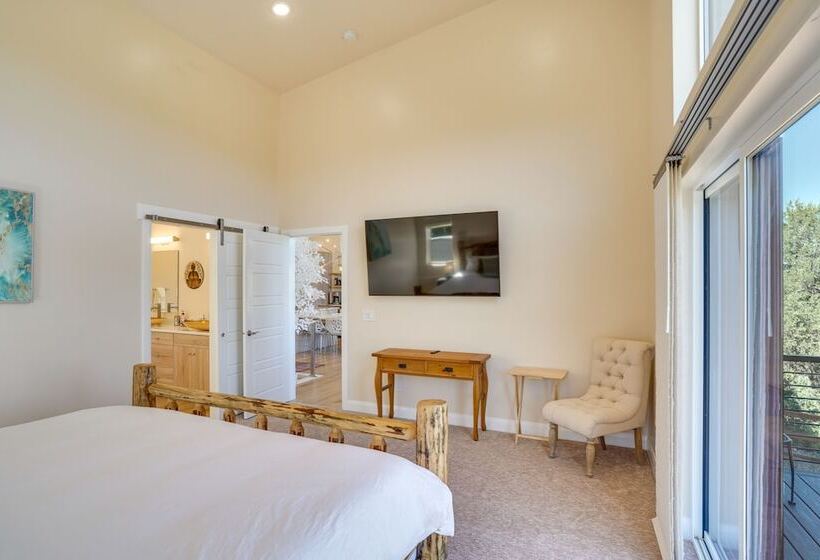 Newly Built, Modern Alton Cabin On 4 Acres!