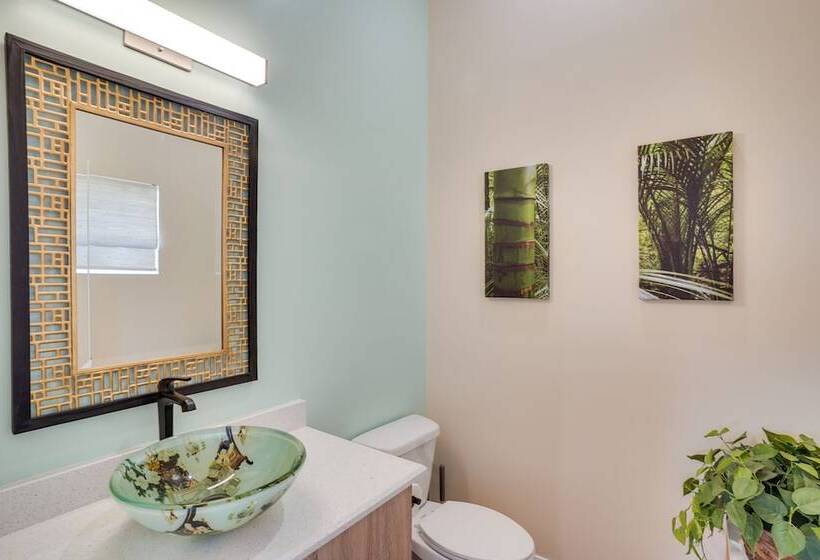 Newly Built, Modern Alton Cabin On 4 Acres!