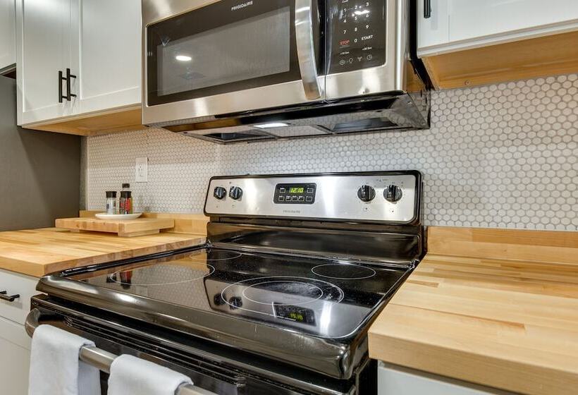 Orlando Golden Girls Retreat: Prime Location!