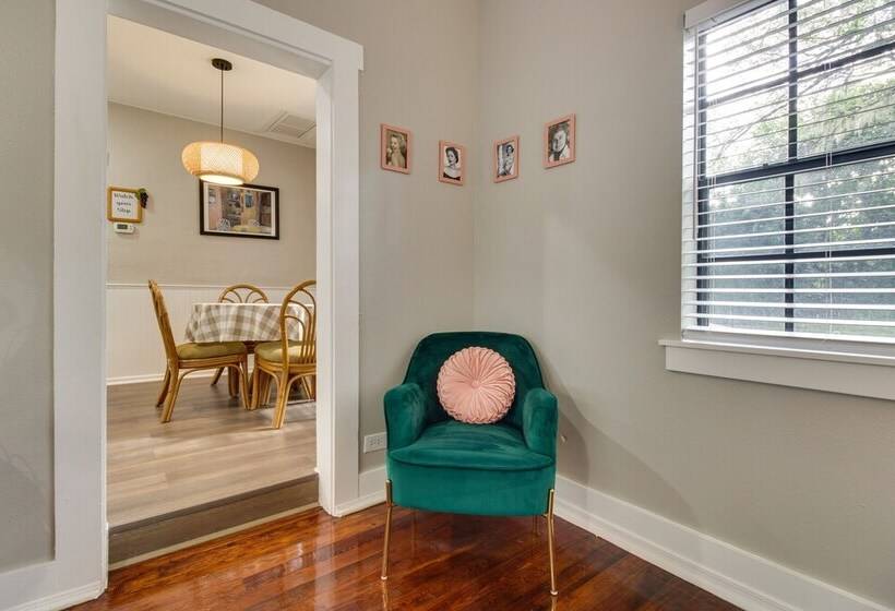 Orlando Golden Girls Retreat: Prime Location!