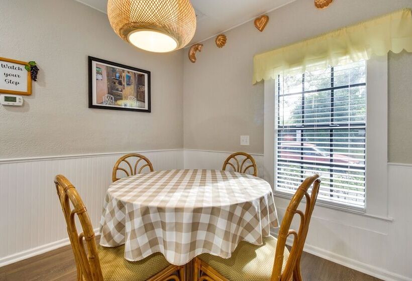 Orlando Golden Girls Retreat: Prime Location!