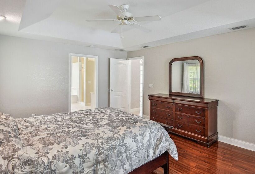 Palm Coast Escape: Screened Lanai, Saltwater Pool!